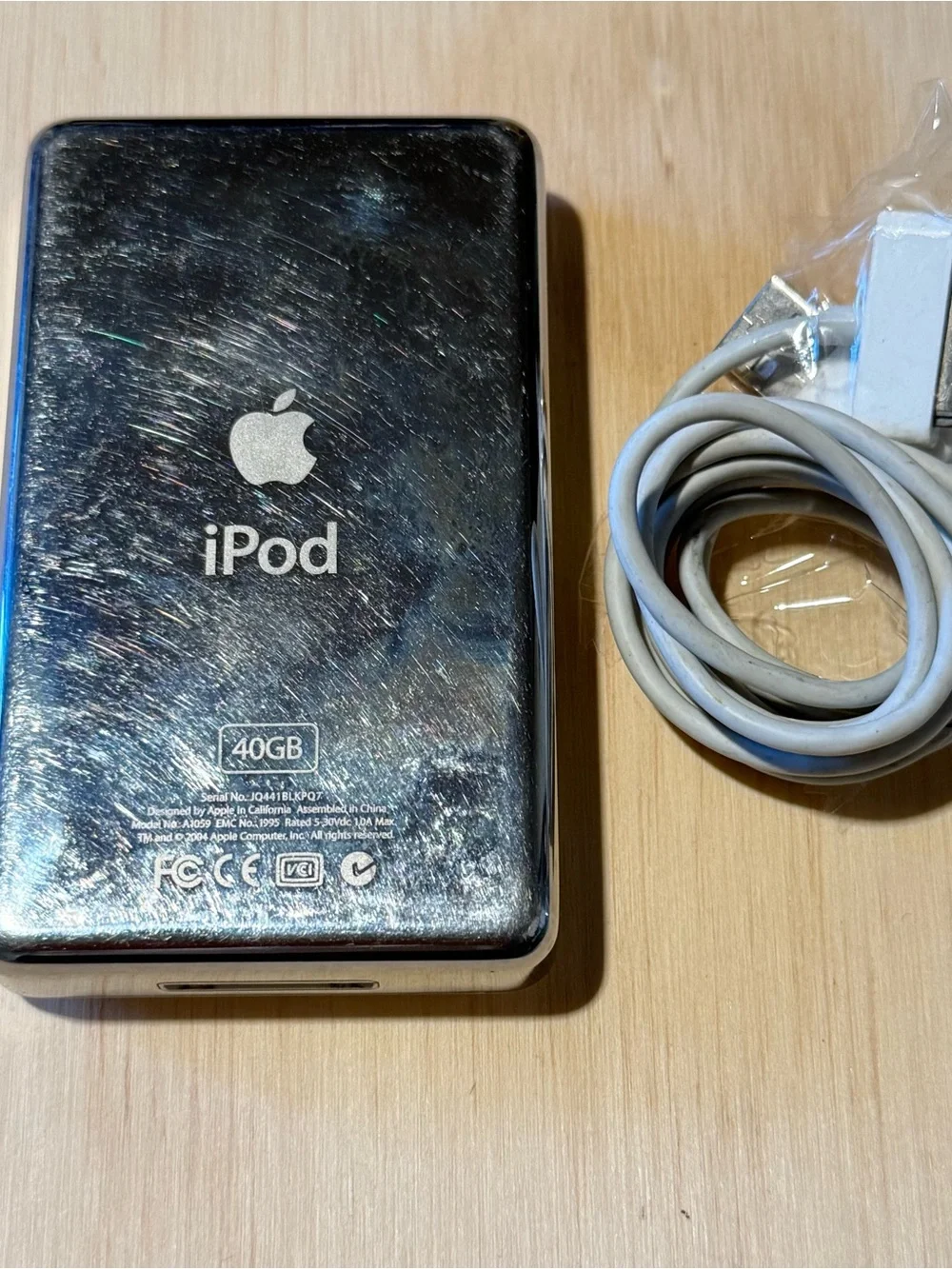 Apple iPod Classic 4thGen Model:A1059 40GB Whit Tested Good w/6464-Songs-Charg